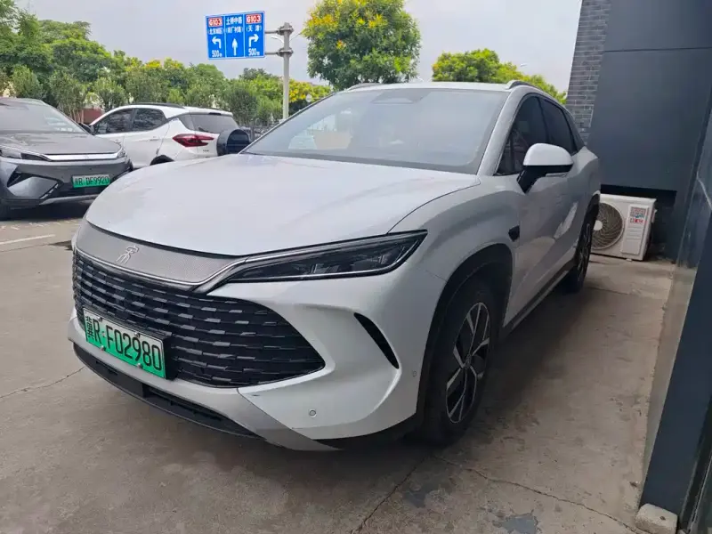 BYD L DM-i, 2025