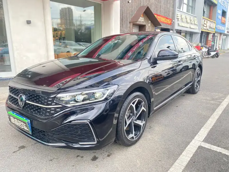 Volkswagen Passat, 2023