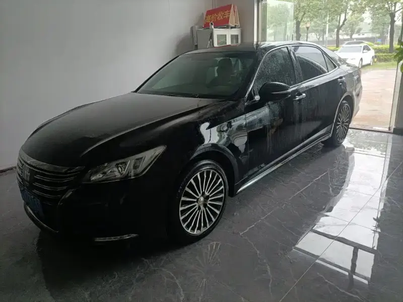 Toyota Crown, 2018