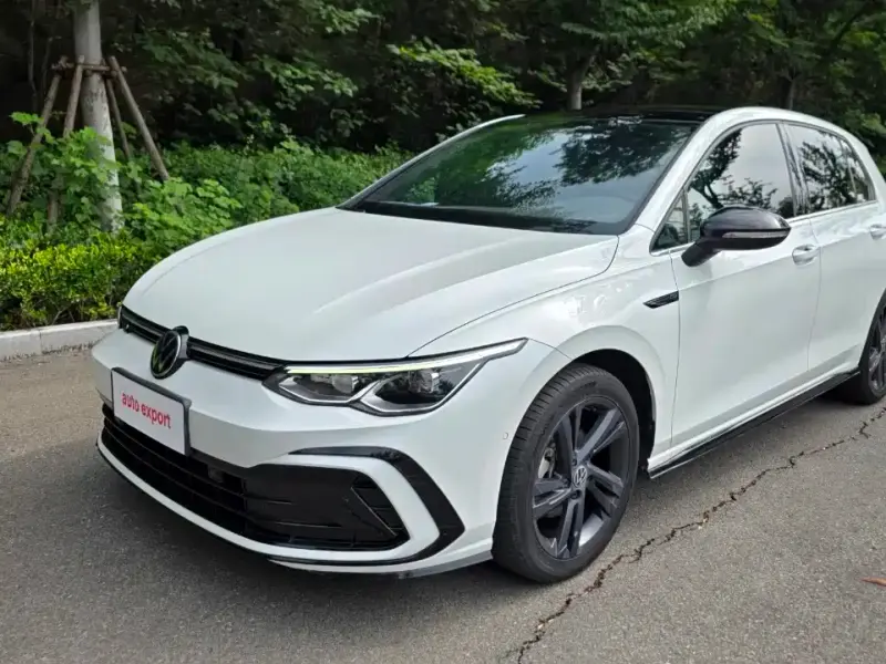 Volkswagen Golf, 2022
