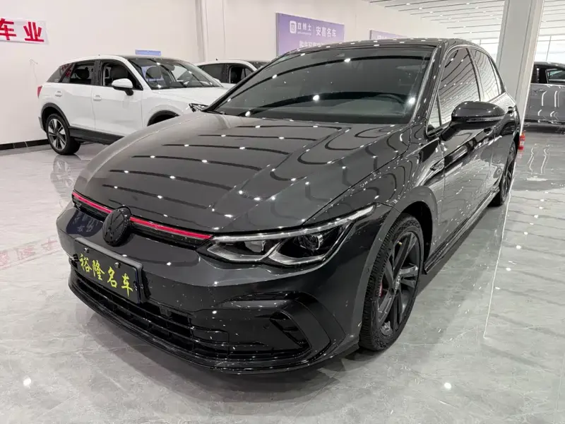 Volkswagen Golf, 2022