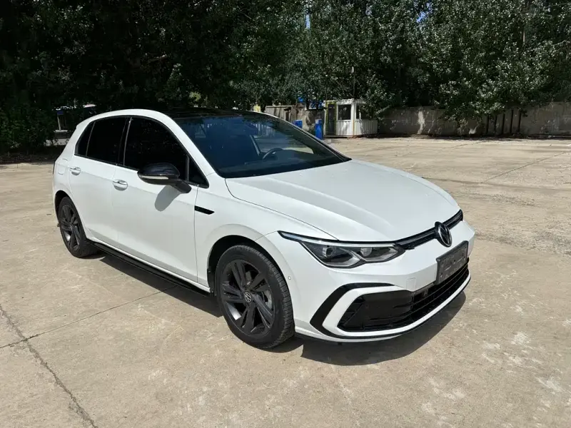 Volkswagen Golf, 2023
