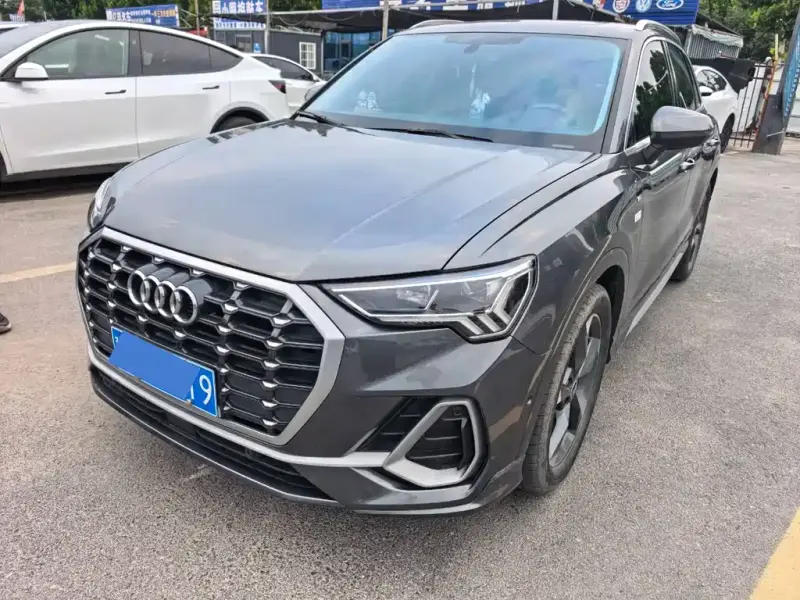 Audi Q3, 2022