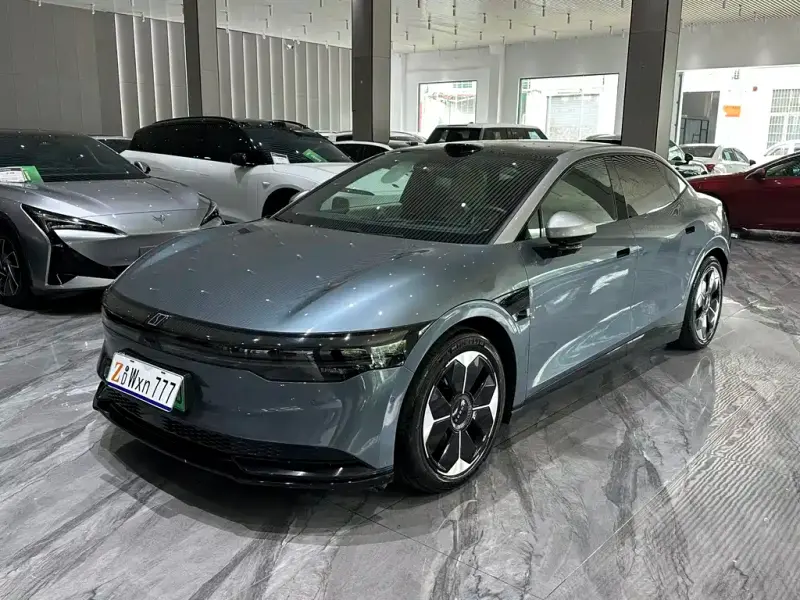 Zeekr 007, 2025