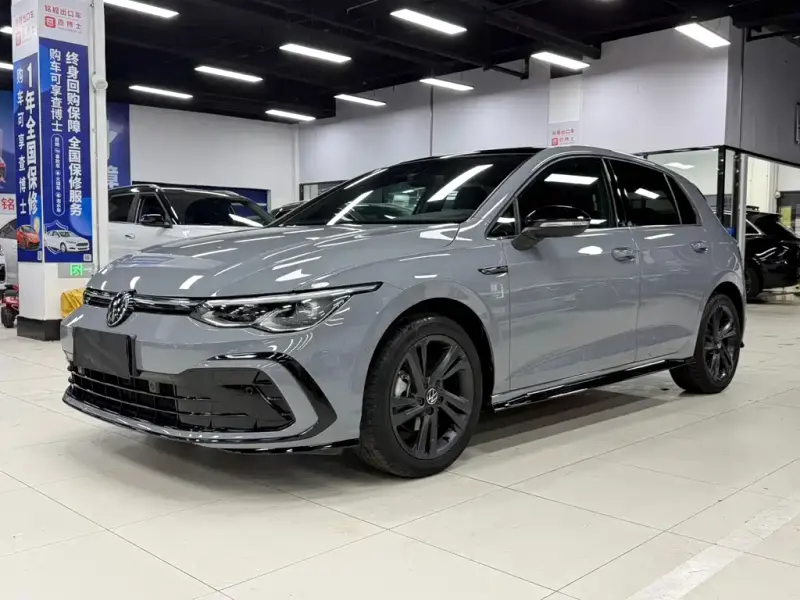 Volkswagen Golf, 2023