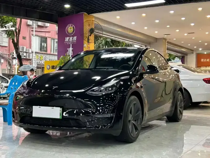 Tesla Model Y, 2021