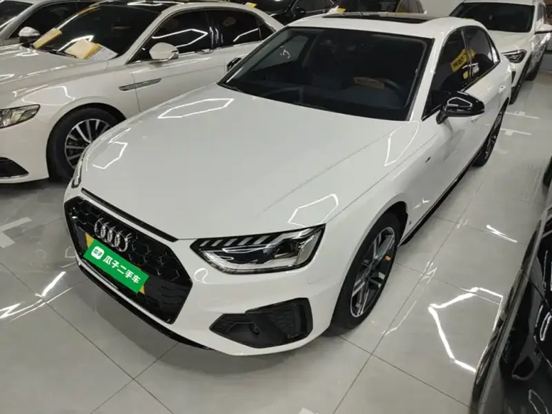 Audi A4L, 2022