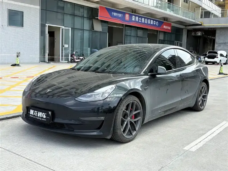 Tesla Model 3, 2022