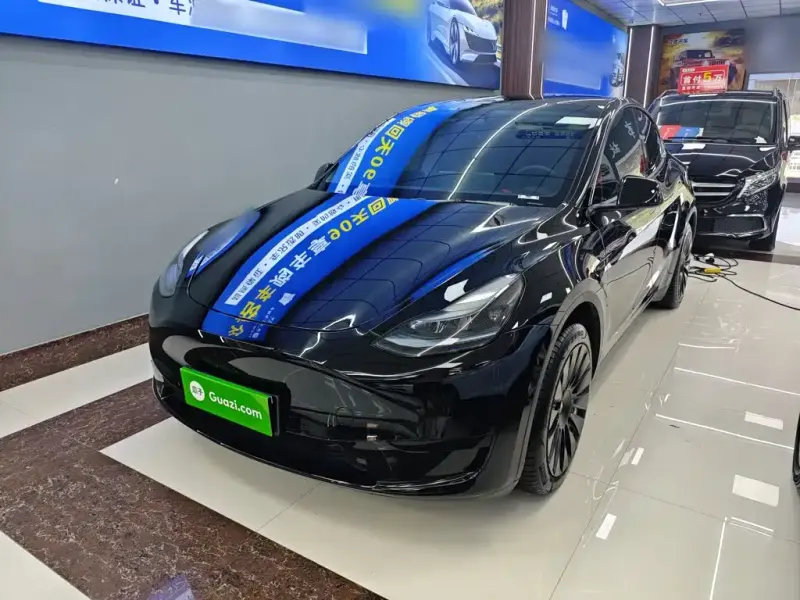 Tesla Model Y, 2023