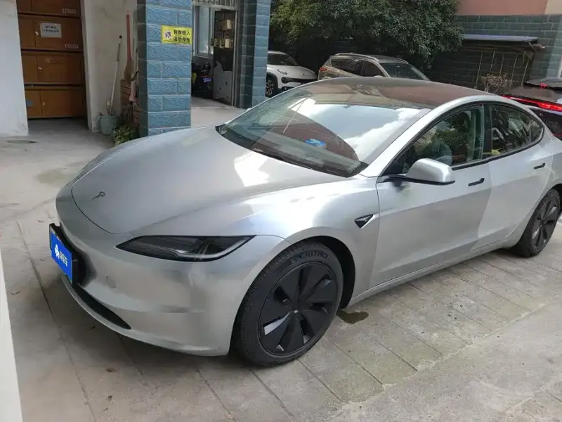 Tesla Model 3, 2023