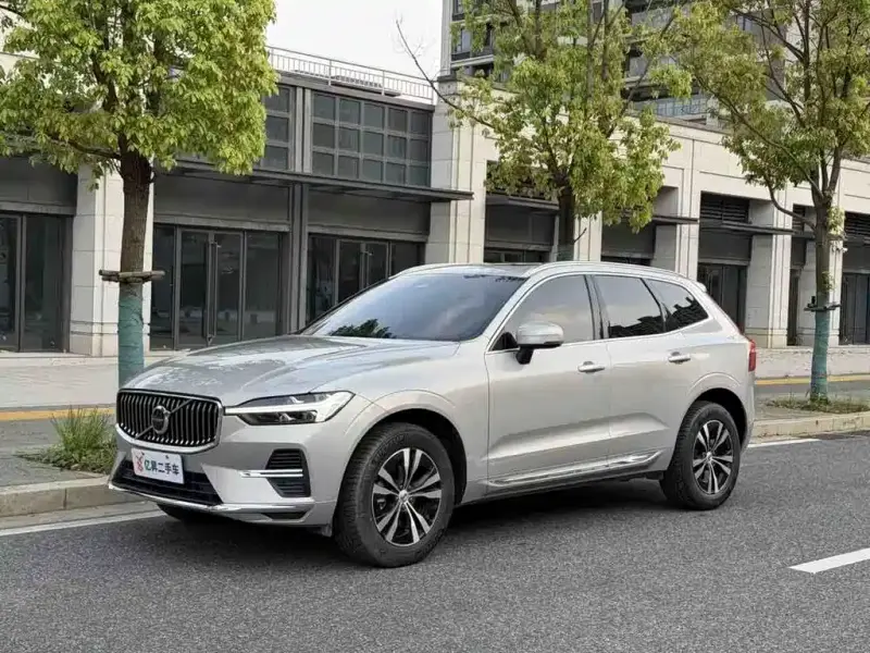Volvo XC60, 2025