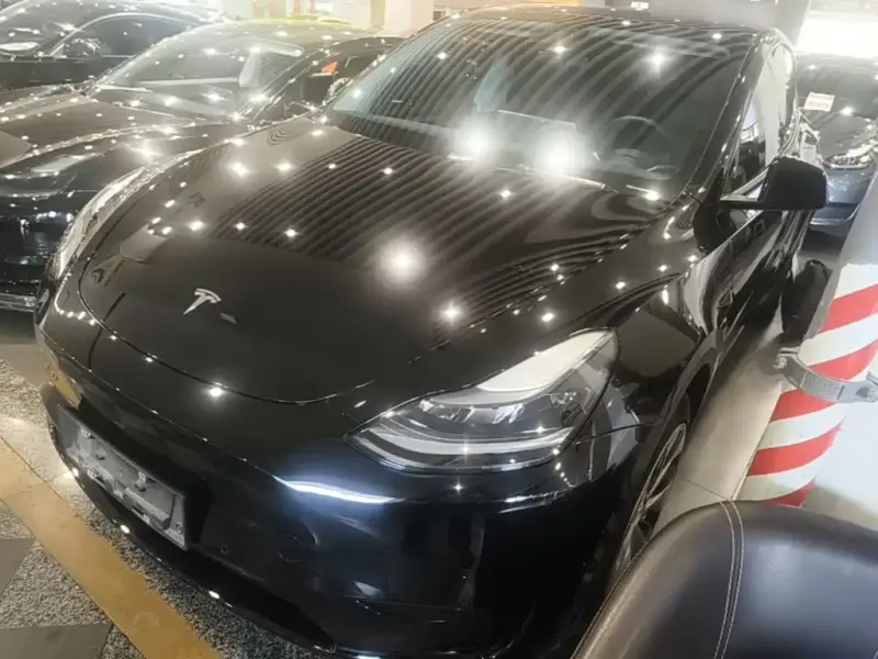 Tesla Model Y, 2023