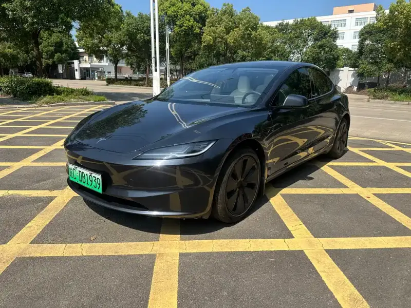 Tesla Model 3, 2024