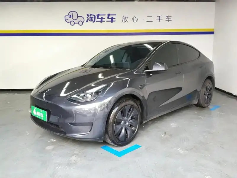 Tesla Model Y, 2024