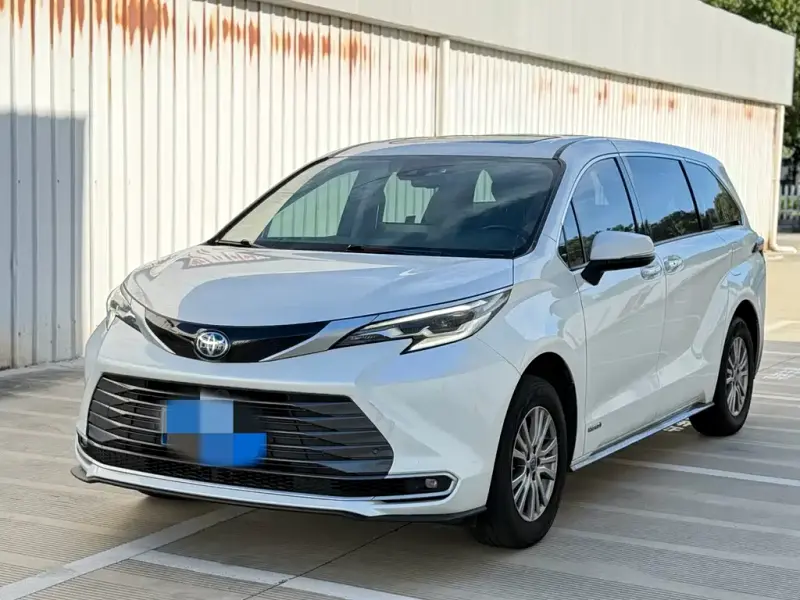 Toyota Sienna, 2023