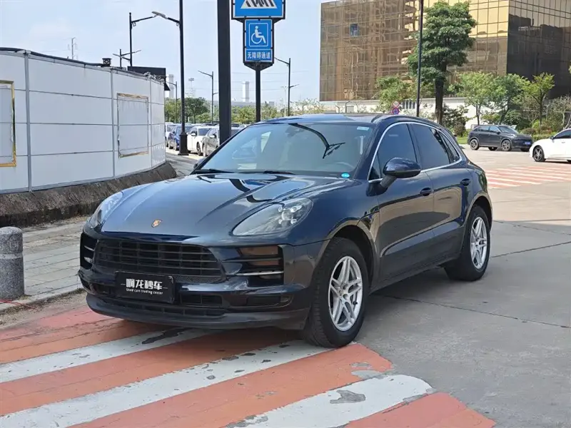 Porsche Macan, 2021