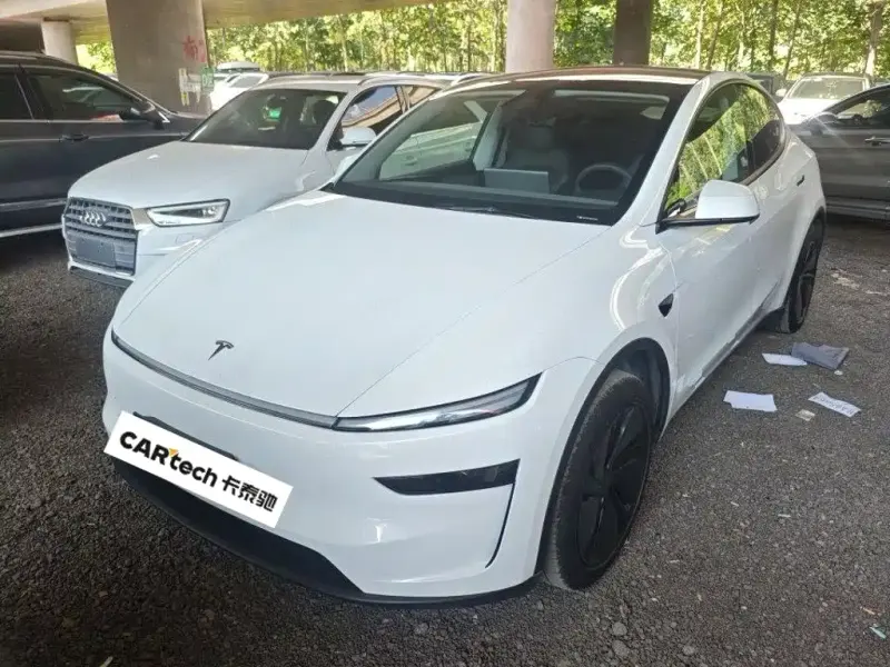 Tesla Model Y, 2025