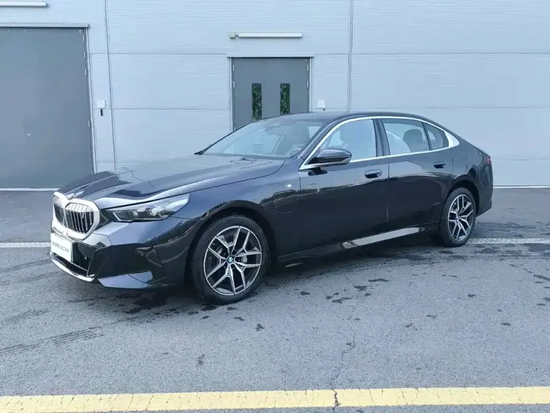 BMW i5, 2025