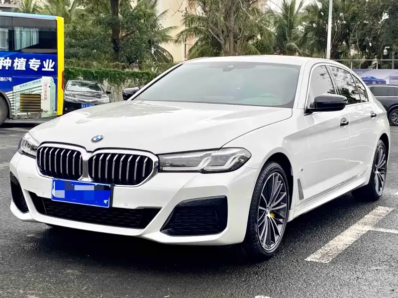 BMW 5 Series, 2022