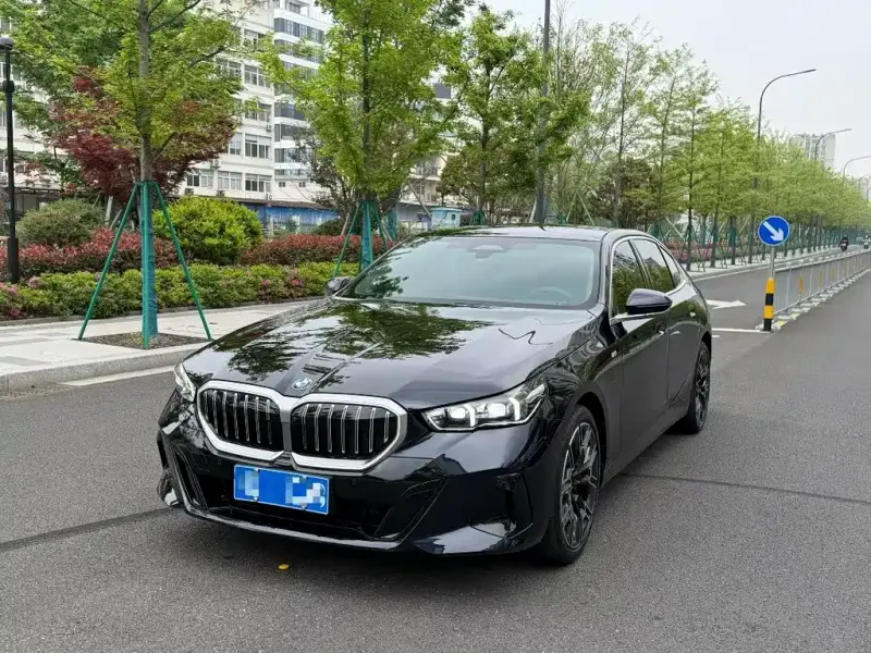 BMW 5 Series, 2026