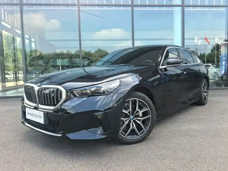 BMW i5, 2025
