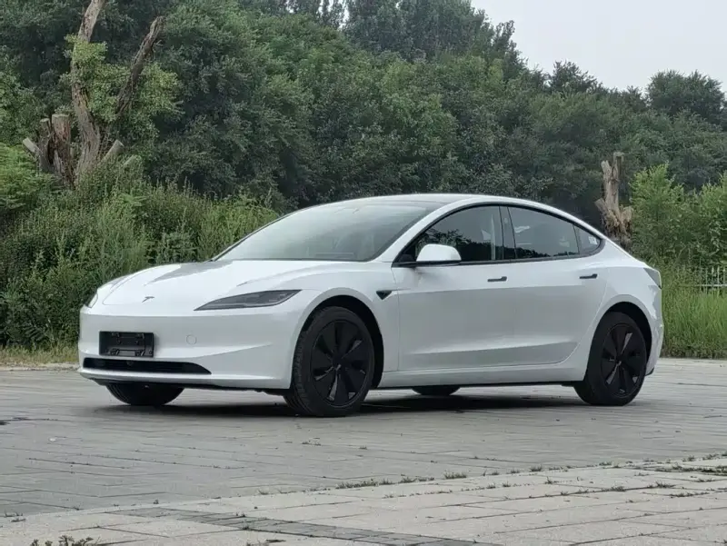 Tesla Model 3, 2026