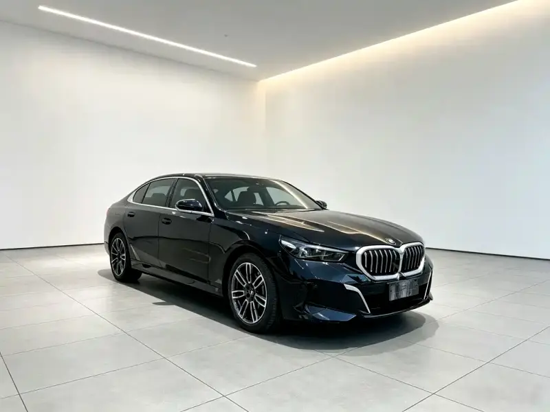 BMW 5 Series, 2025