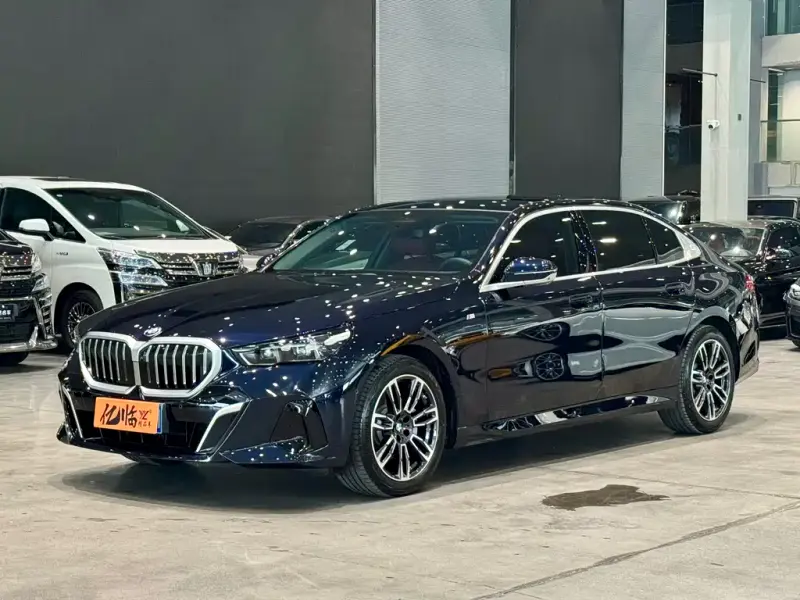 BMW 5 Series, 2025