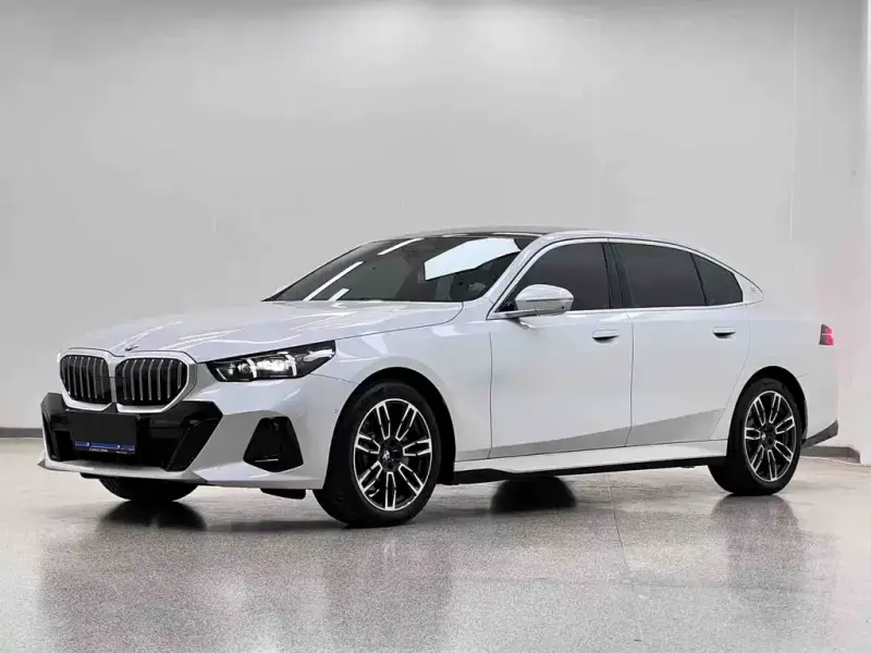 BMW 5 Series, 2026