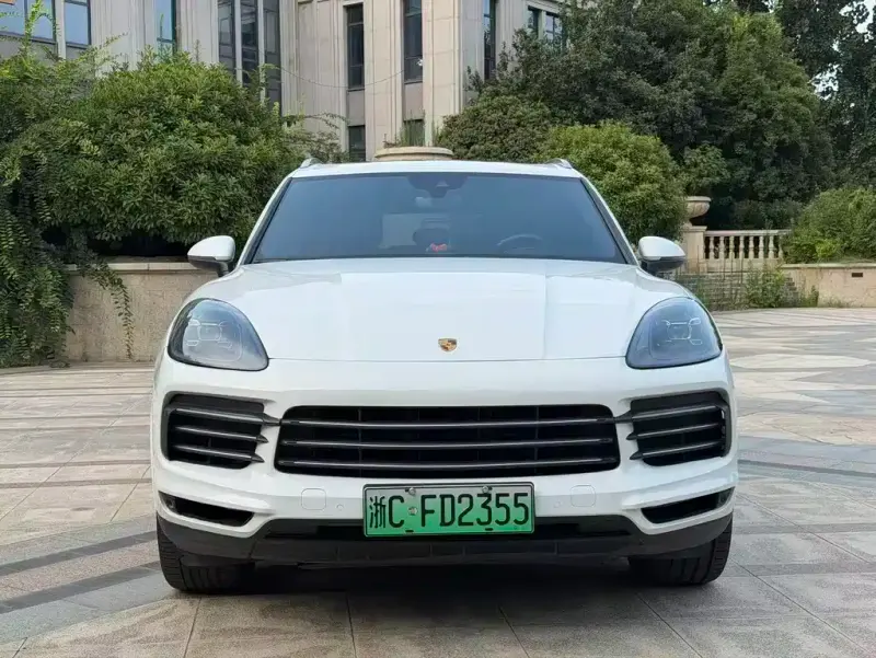 Porsche Cayenne Hybrid, 2020