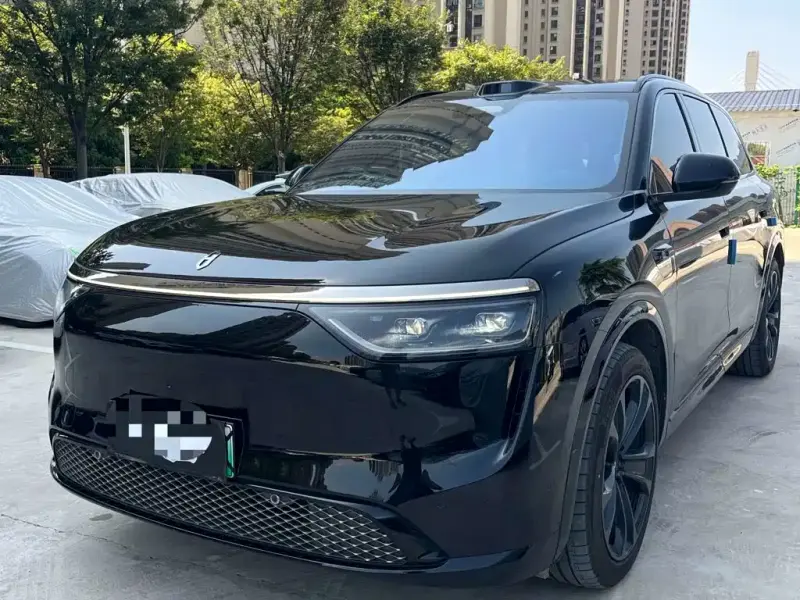 AITO M8, 2025