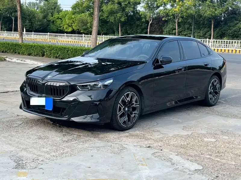 BMW 5 Series, 2026