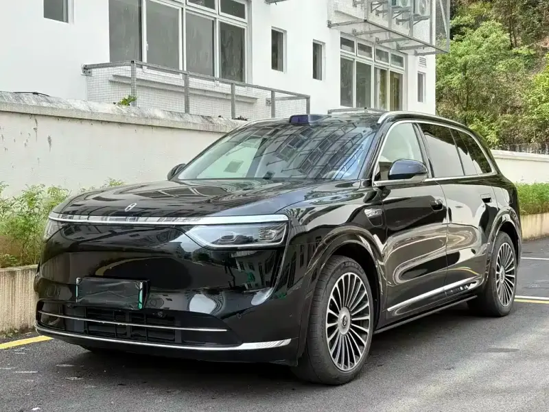 AITO M8, 2025