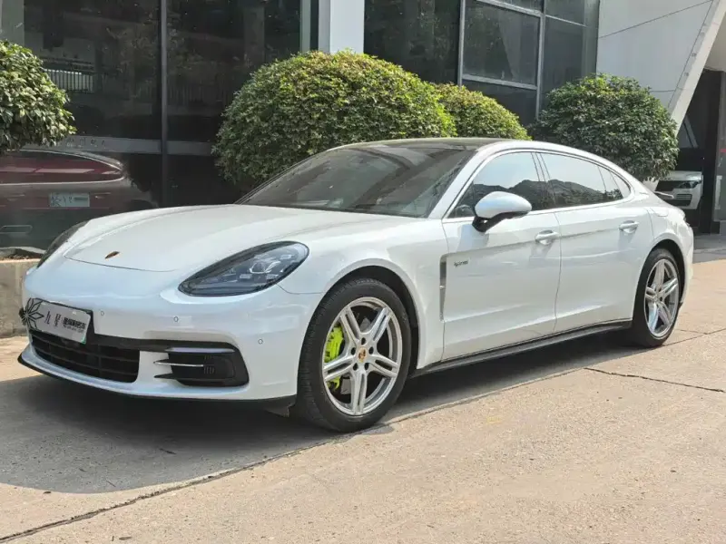 Porsche Panamera Hybrid, 2020
