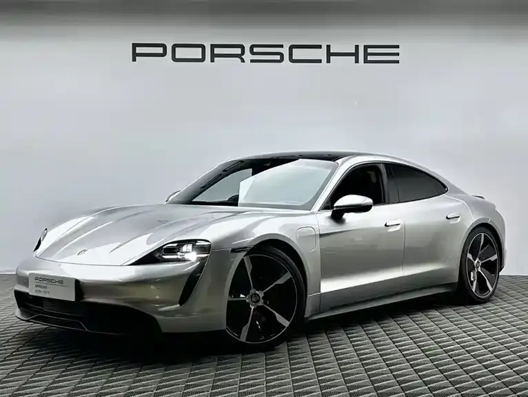 Porsche Taycan, 2021