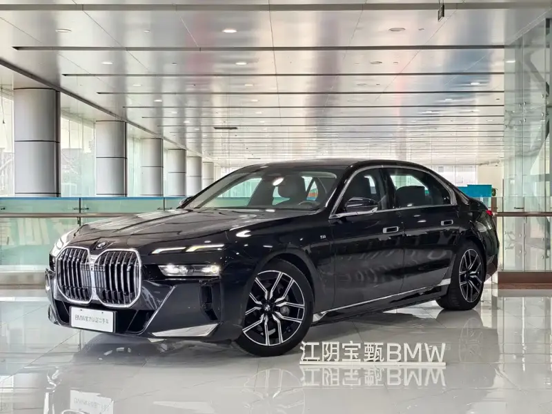 BMW i7, 2025