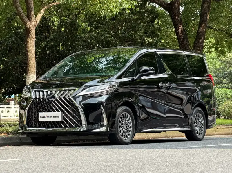 Lexus LM, 2022