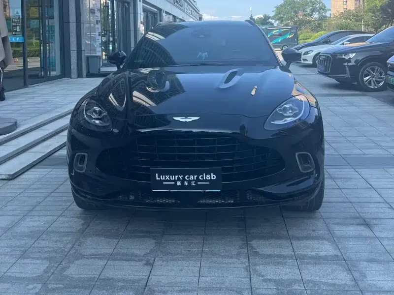 Aston Martin DBX, 2021