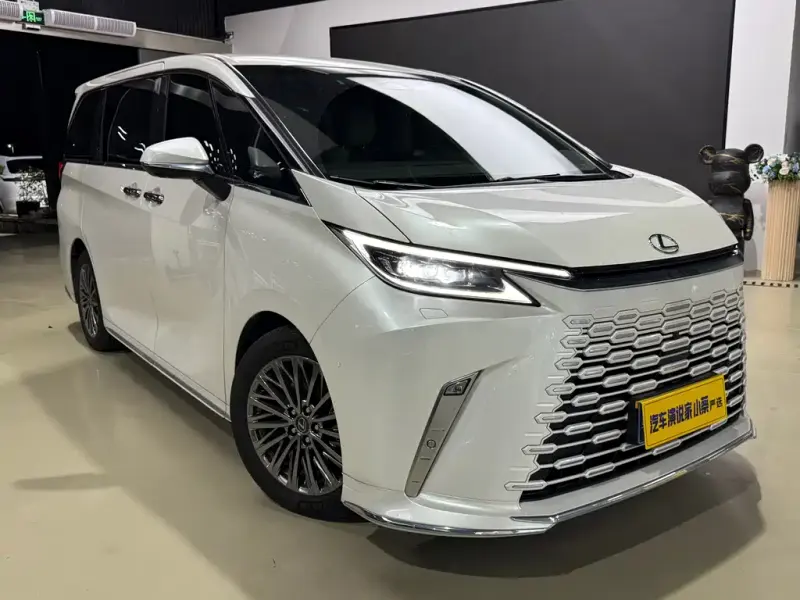 Lexus LM, 2026