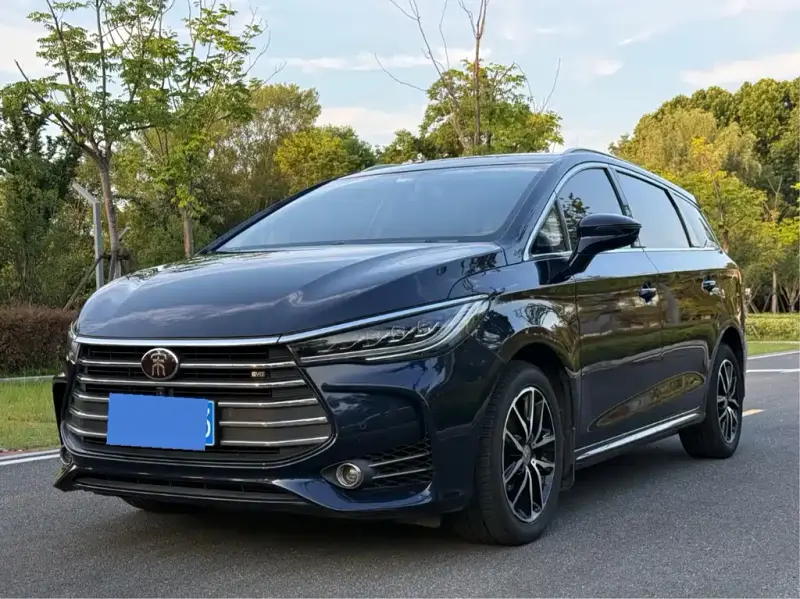 BYD MAX, 2018