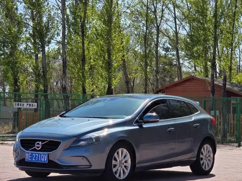 Volvo V40, 2013