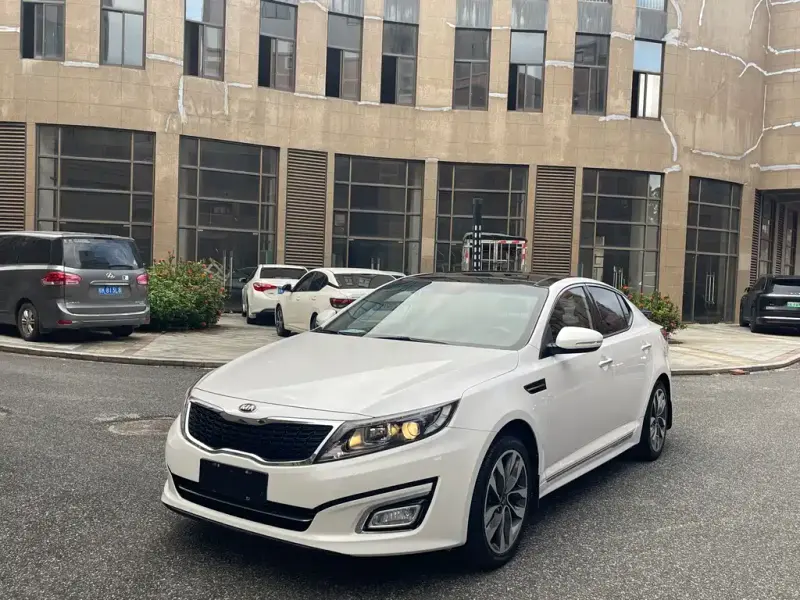 Kia K5, 2015