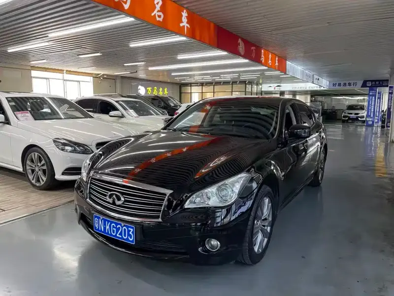 Infiniti Q70, 2014