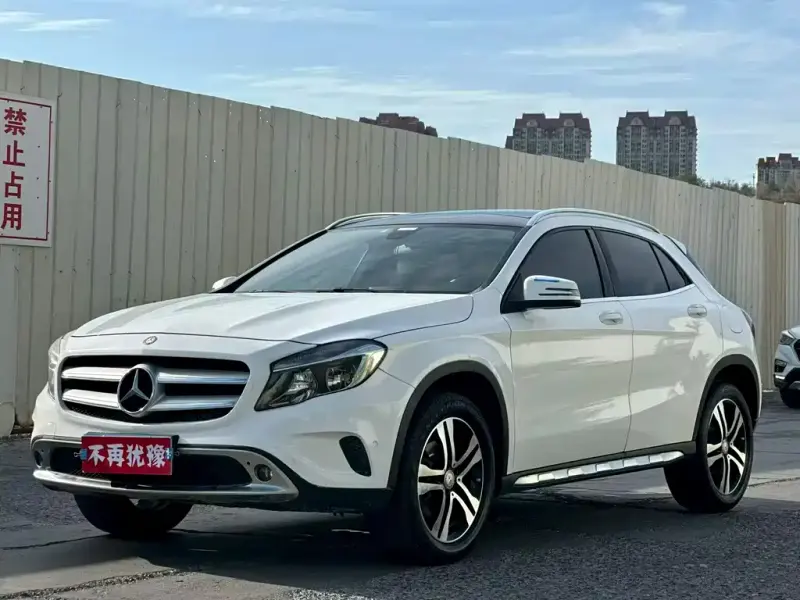 Mercedes-Benz GLA, 2015