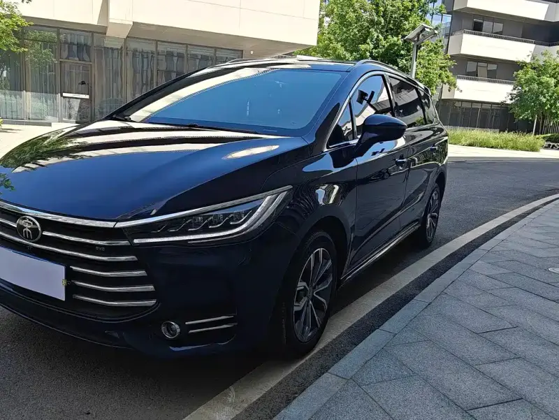 BYD MAX, 2020