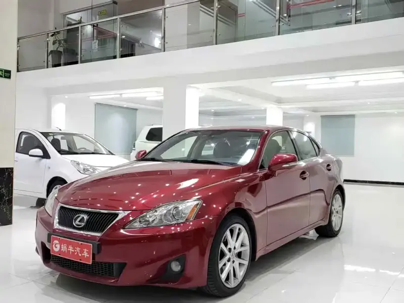 Lexus IS, 2011