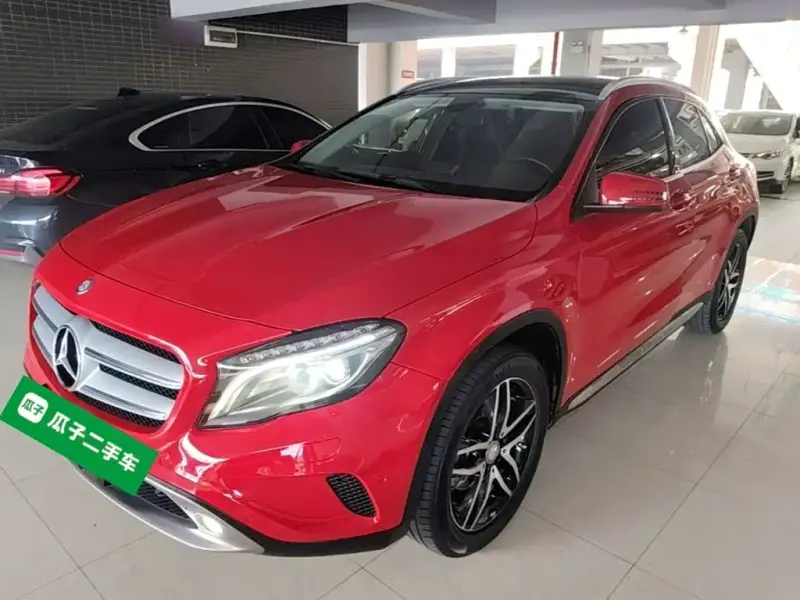 Mercedes-Benz GLA, 2015