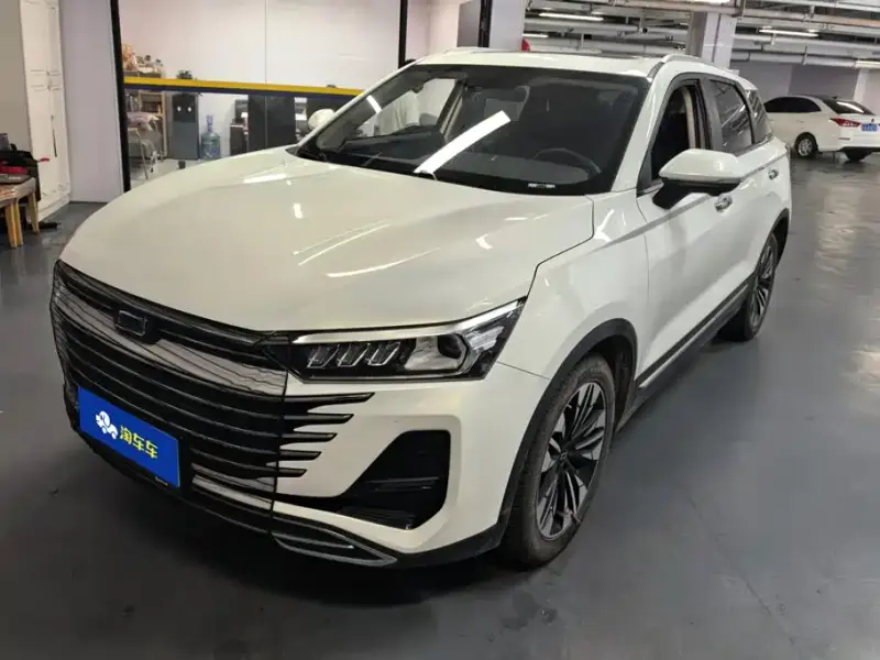 Bestune T77, 2025