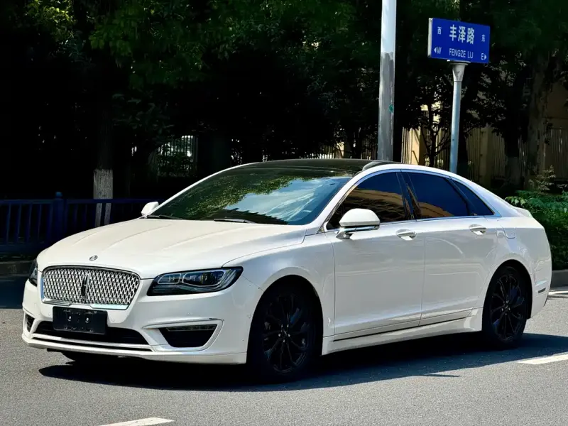 Lincoln MKZ, 2021