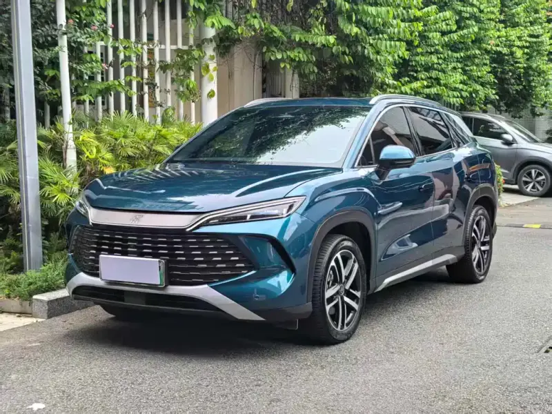 BYD L DM-i, 2025